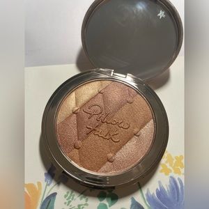 Charlotte tilbury pillow talk multi glow highlighter in shade Dream light